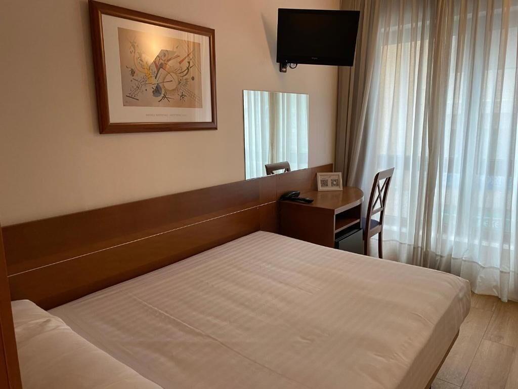Las Rocas Playa Hotel Кастро-Урдиалес Экстерьер фото