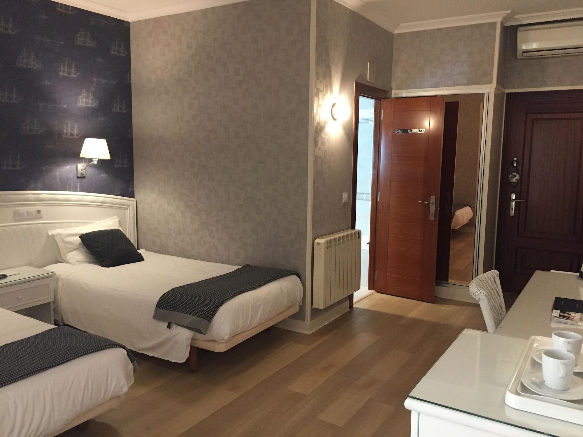 Las Rocas Playa Hotel Кастро-Урдиалес Экстерьер фото