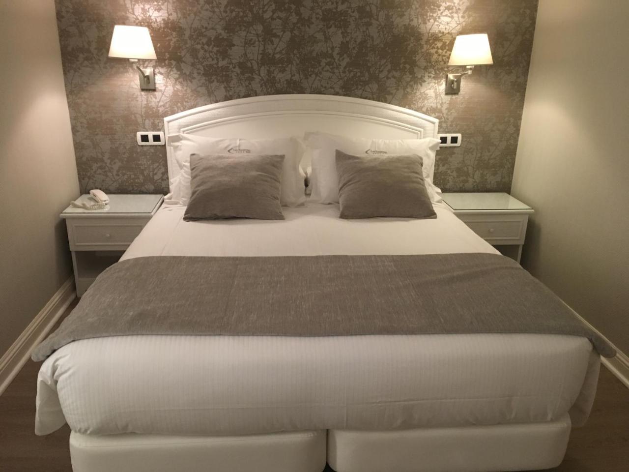Las Rocas Playa Hotel Кастро-Урдиалес Экстерьер фото